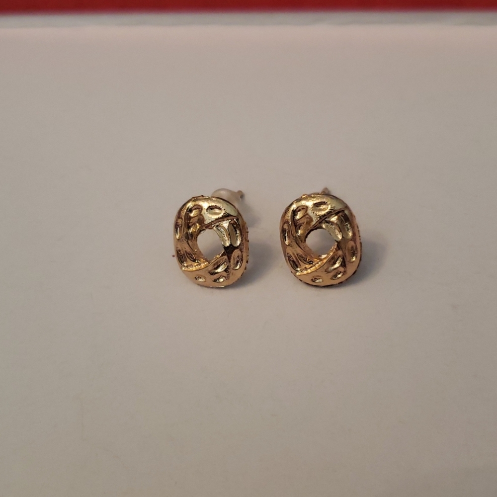 4/$10 gold stud earrings